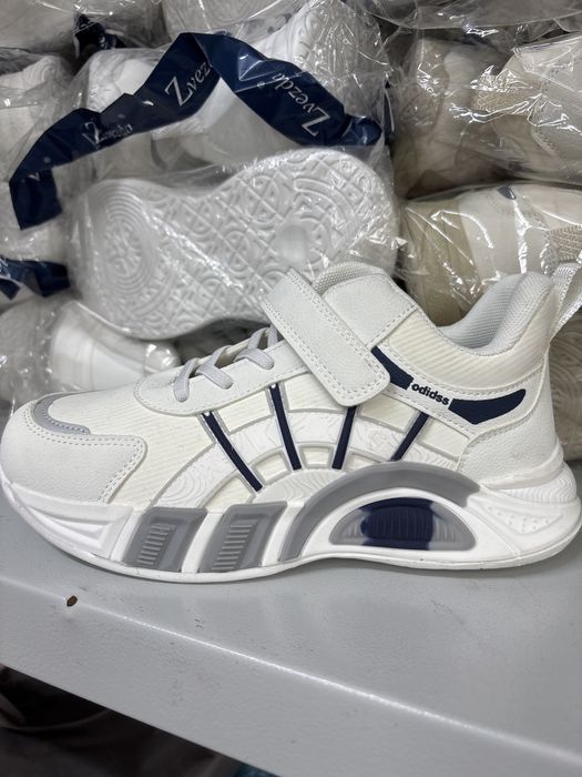 Кроссовки детские,подростковые