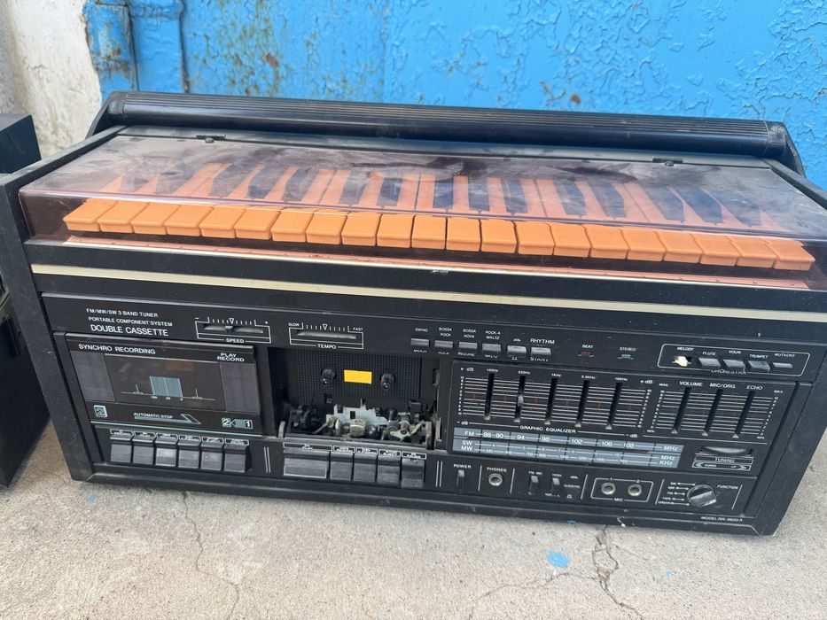 Винтажная двух кассетная магнитола -RR 9600 A