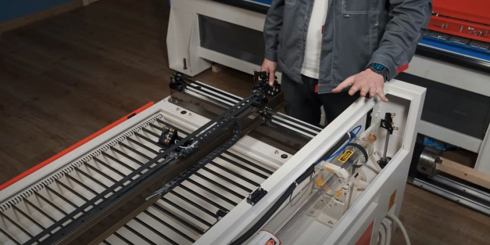 Co 2 LAZER Ремонт и юстировка лазерного оборудование