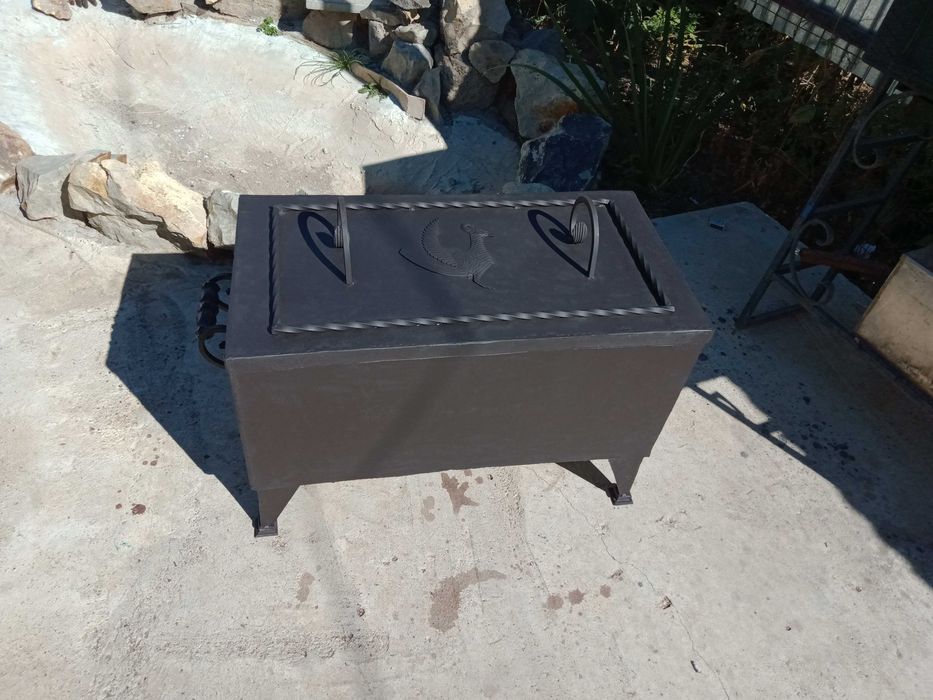 Продам коктальницу,коптильню.