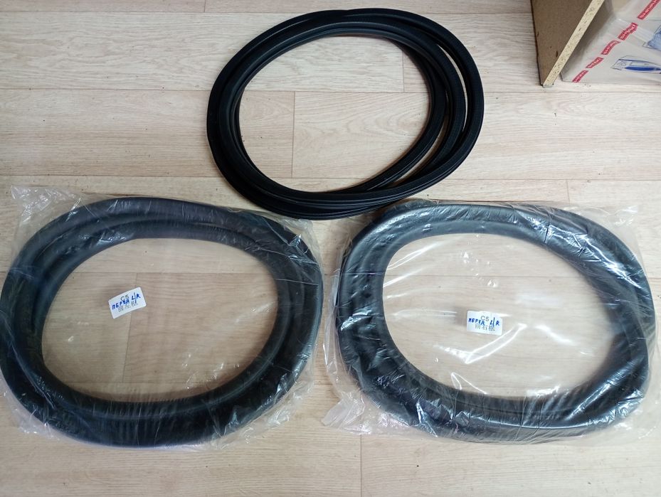 Резиновые уплотнители дверей на Ауди а6с5