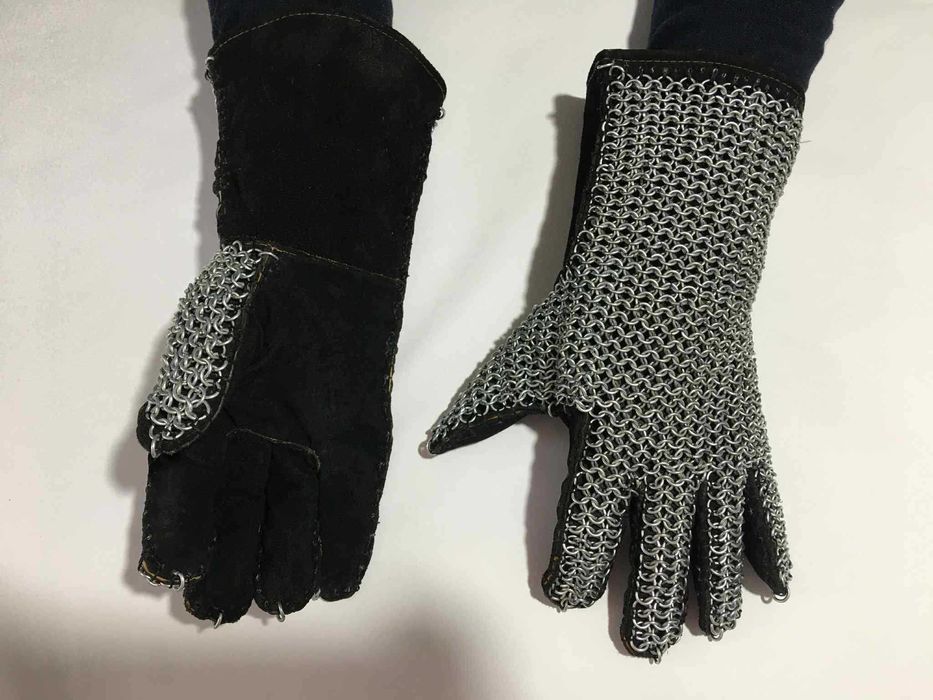 Manusi zale de inspiratie medievala -diferite modele