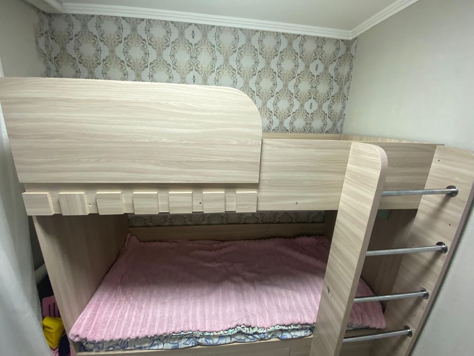 Двухяростная кровать