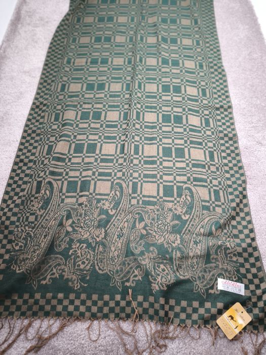 Esarfa hand made casmir 100%,noua cu eticheta