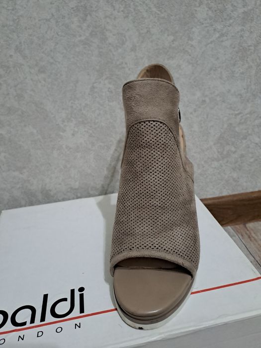 Летние открытые туфли