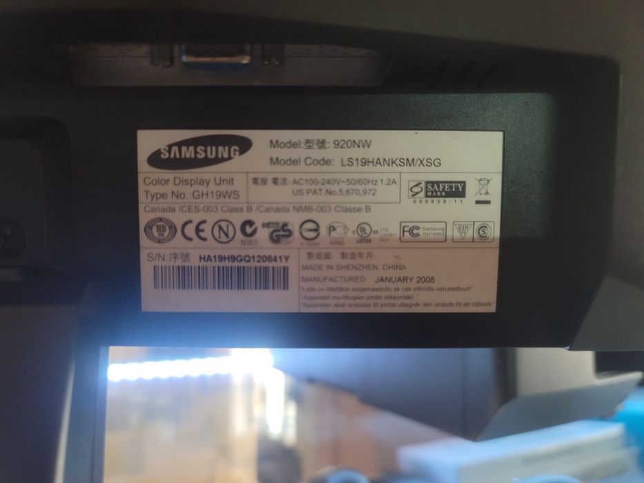 Продаётся монитор в хорошем состоянии 19 дюймов