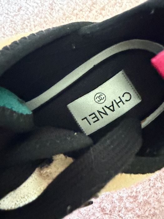 Adidasi Chanel Vinted