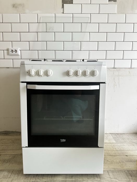 Продам газовую плиту