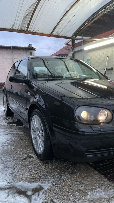 Faruri Golf 4 , cu lupă , proiector ceata si fundal negru,