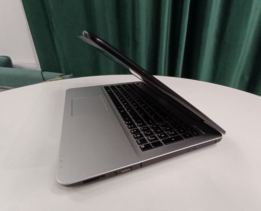 Asus core i7/8gb/ssd240/Nvidia 920 2gb