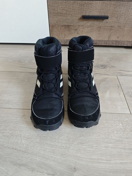 Зимни обувки Адидас 40 размер