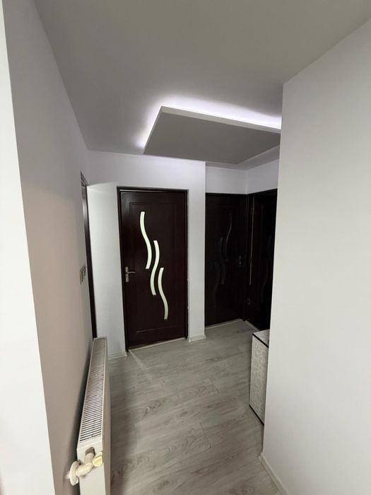 Apartament 3 camere , 2 bai  de inchiriat