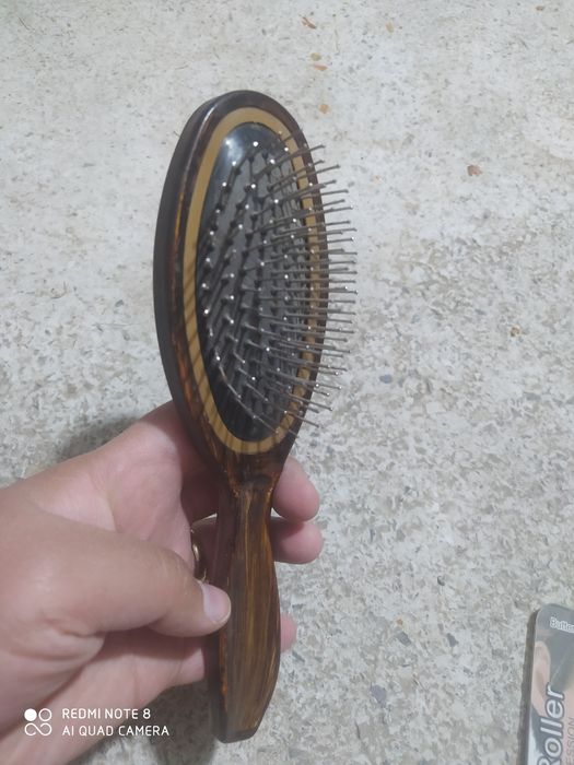 Original lilikay pudra taroq yuz tuklarni teruvchi xolati yangi