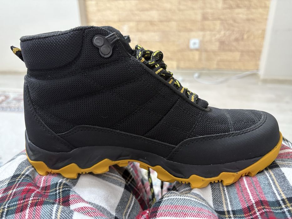 Черные ботинки теплые