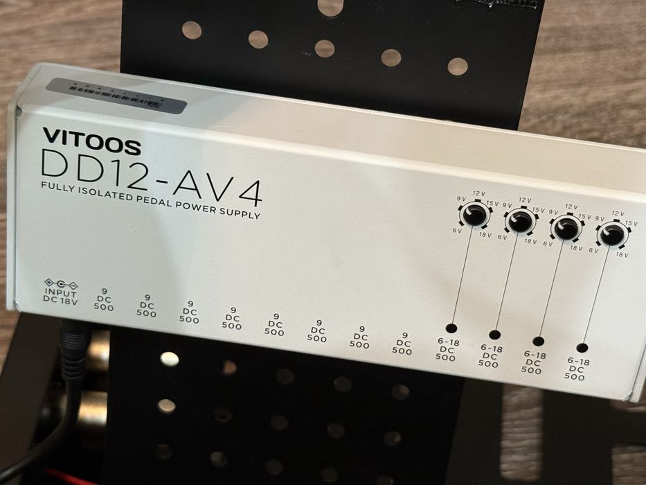 Rockboard 4.1 c захранване и patchbay