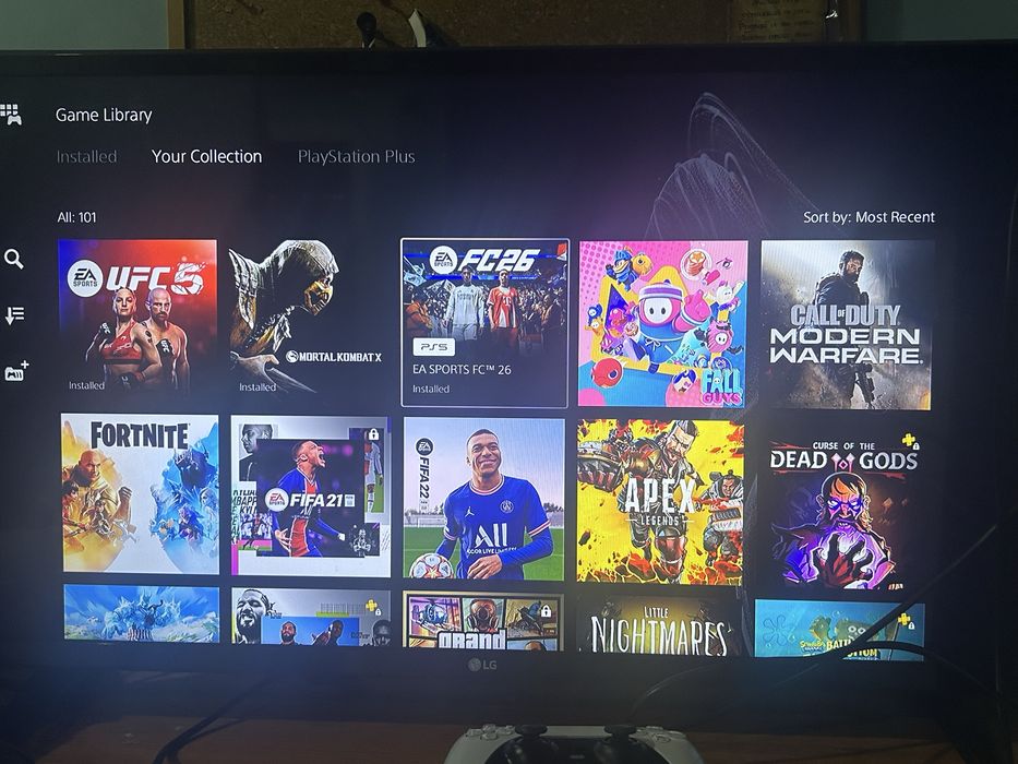 Playstation 5 Slim Disc version + 2 контролера + UFC 5,Fifa 26