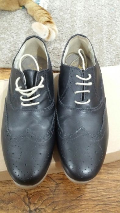 Vand pantofi piele, marime 41 si 42