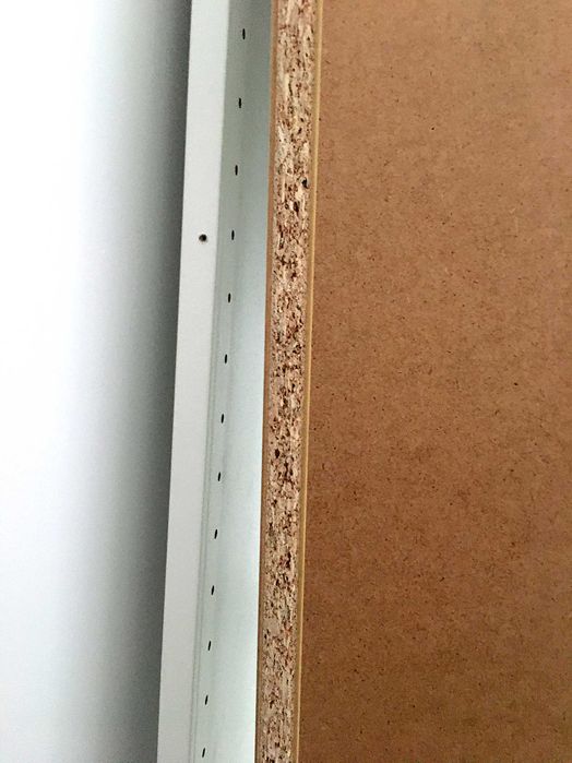 Cadru Dulap PAX Alb de la IKEA - placa dezlipita