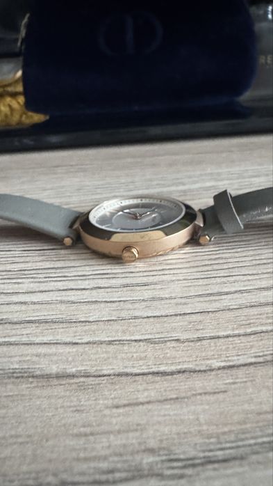 Часы женские DKNY