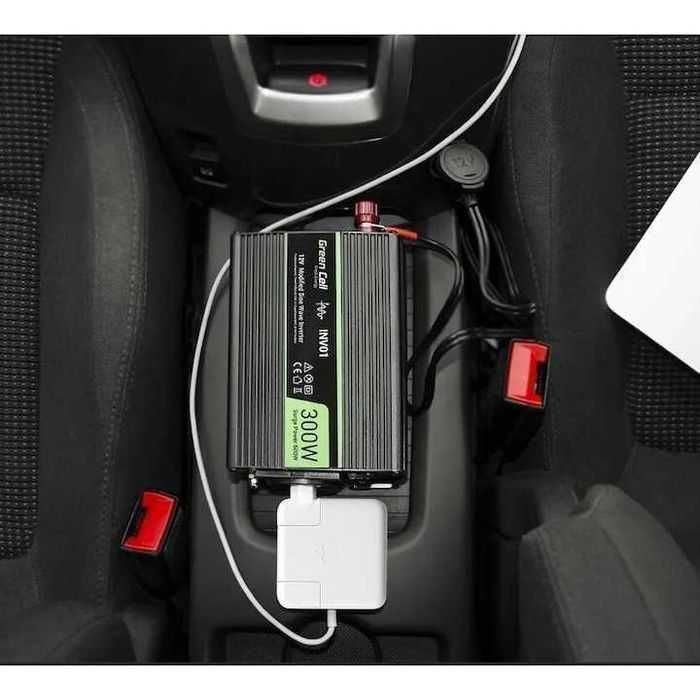 Invertor de tensiune 300W/600W,12V la 230V Volt USB DC AC,Port USB,nou