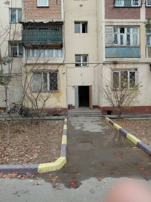 Срочна сотилади. 1/4/5. Фарход бозори . Ширин