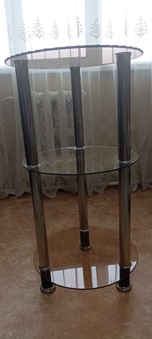 Продается стеклянный подставка