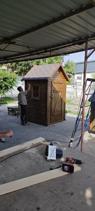 Деревяный, утеплённый туалет на дачу