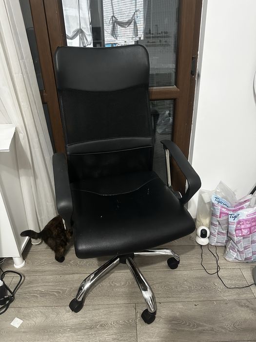Scaun de birou negru