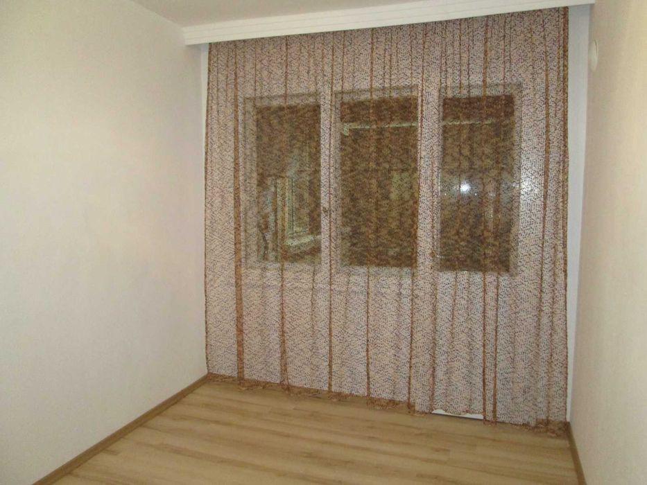 Продава се Тристаен апартамент в Габрово, Център - 70 кв.м за 604 €/кв.м - Снимка #2