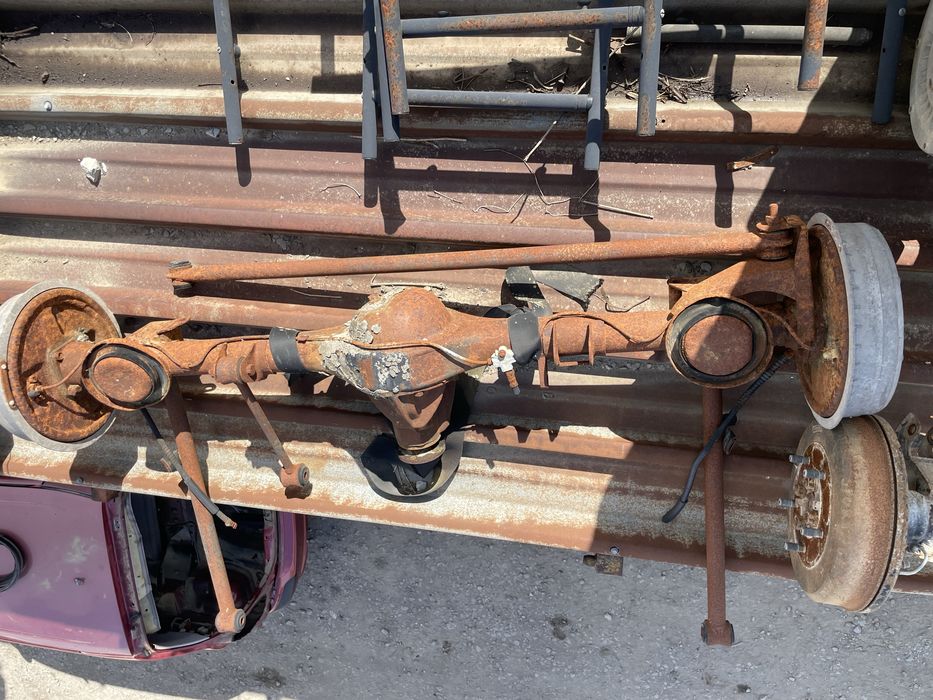 Задни мостове,диференциали,полуоски,кардани и пружини за лада