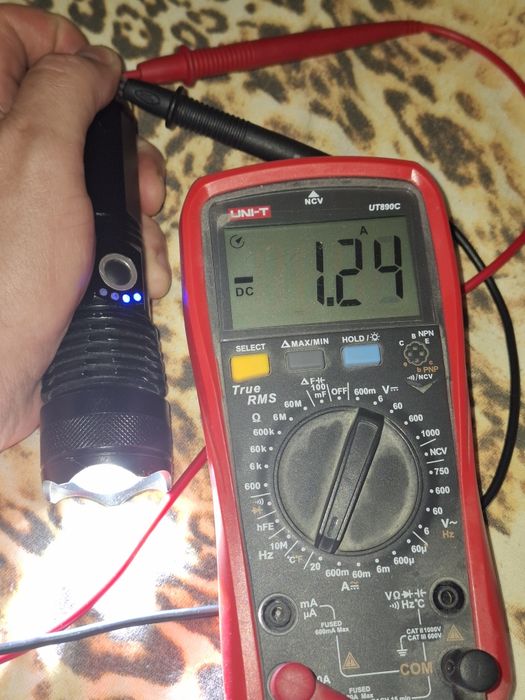 Lanterna led cu acumulator  5100mha