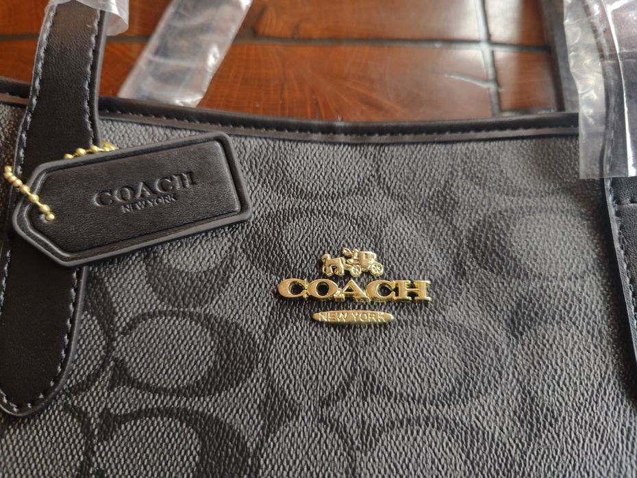 Дамска чанта Coach city Tote Bag in Signature Canvas
