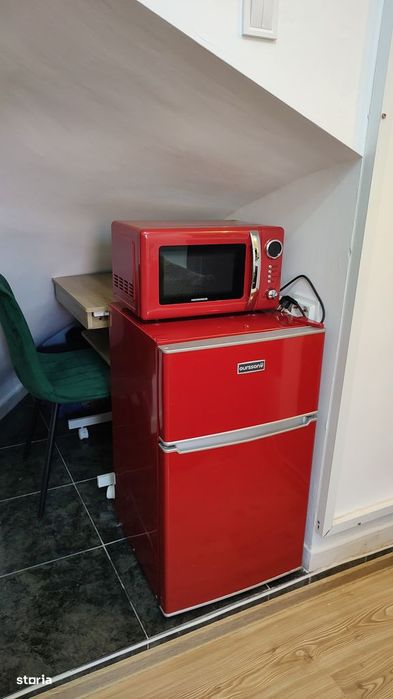 Garsoniera renovata-Piata Lahovari/Romana/ASE-curte privata,acces auto