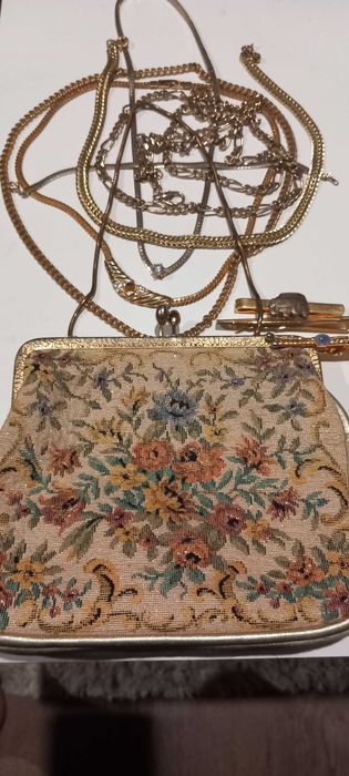 Diferite bijuterii convolut