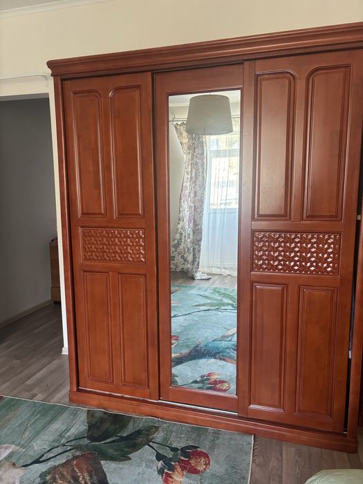 Спальный гарнитур из дерева