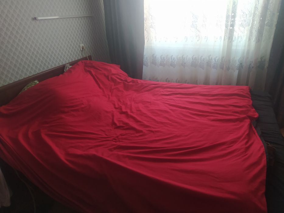 Продам спальный гарнитур
