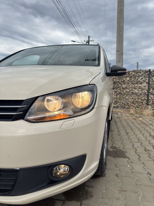VOLKSWAGEN Touran 2015 — imagine 2