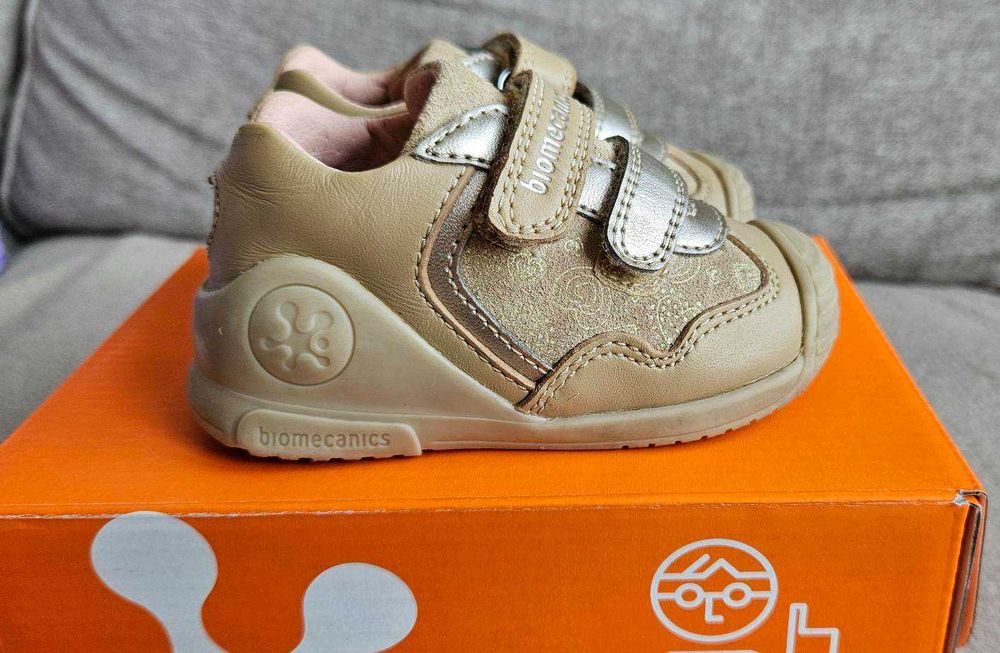 Обувки за прохождане BIOMECANICS, pазмер 19