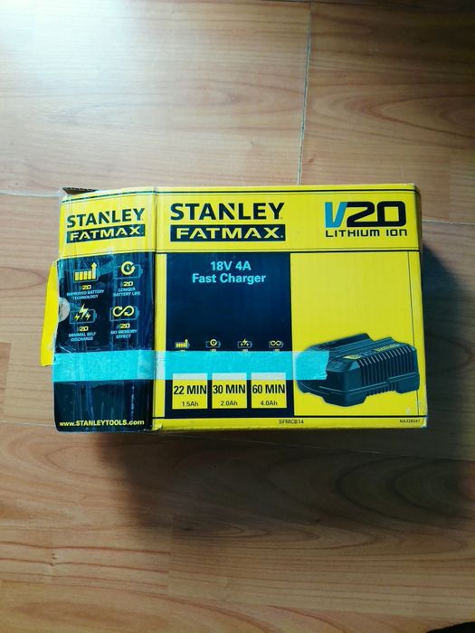 Încărcător rapid Stanley Fatmax V20 18V 4A (Model SFMCB14)