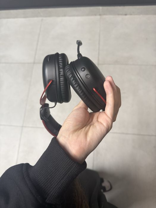 Продам Наушники HyperX Cloud беспроводные