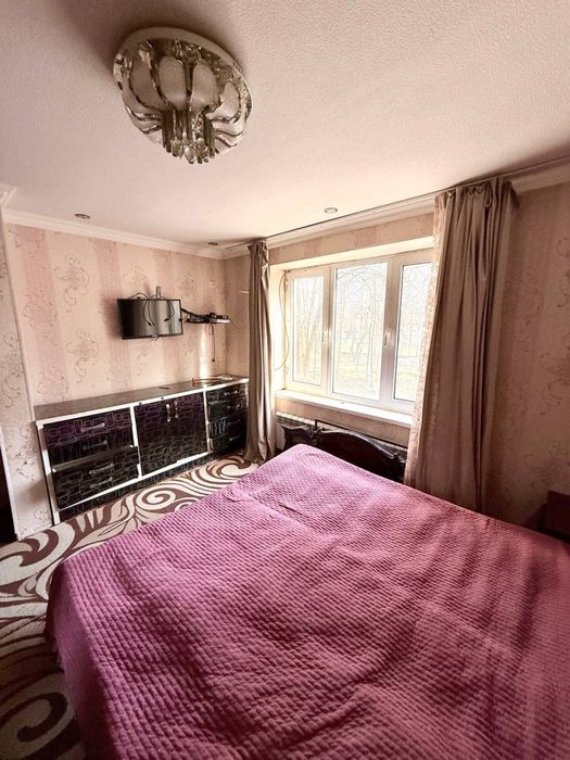 Геофизика.Продаётся 3х комнатная 77-серия.Тату Университет