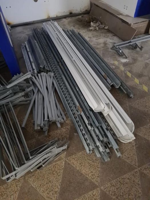 Стеллажи для магазина