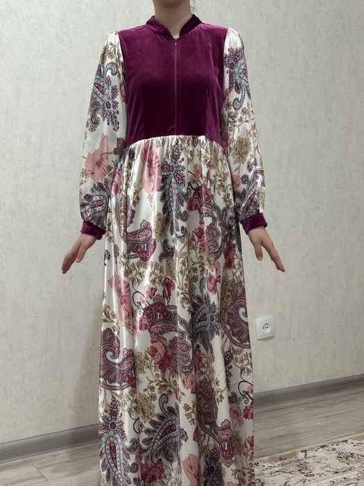 Платьеееее.