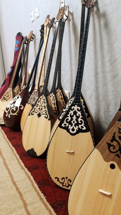 Домбыра ручная работа