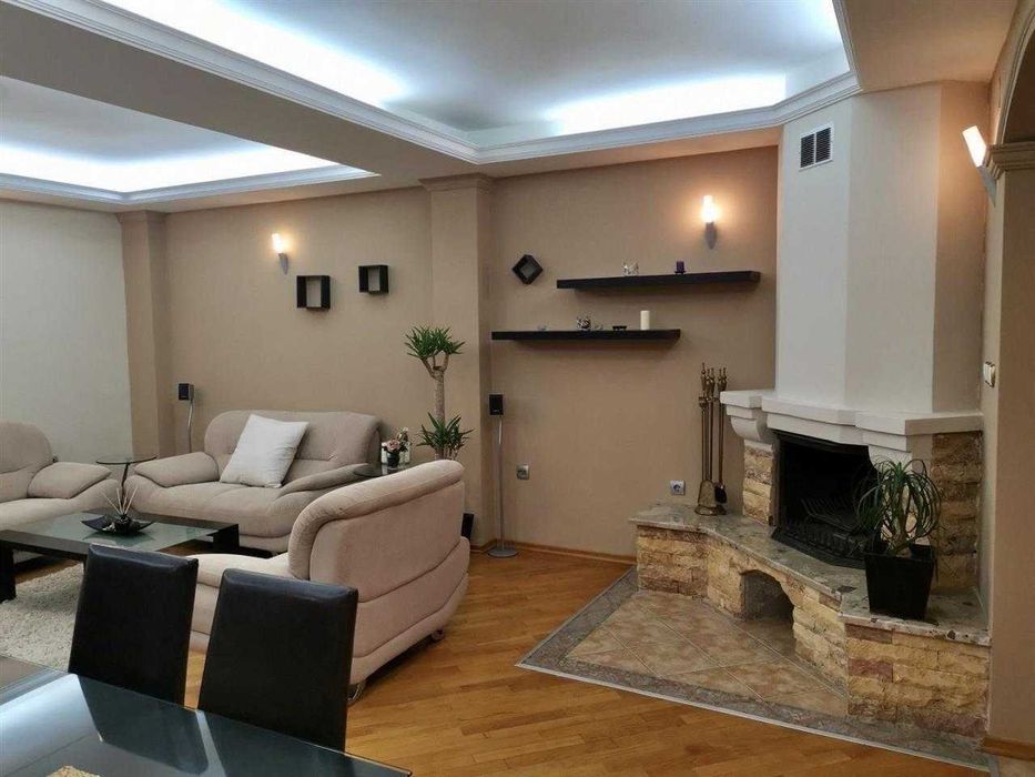 Дава се под наем Двустаен апартамент в Бургас, Изгрев - 53 кв.м за 219.3 € - Снимка #1