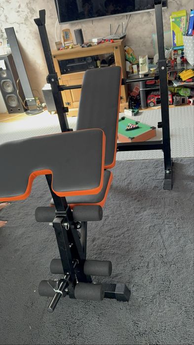 Bancă multifuncțională pentru fitness cu suport halteră – 650 lei