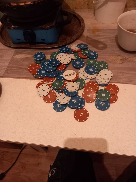 Продам покерные фишки