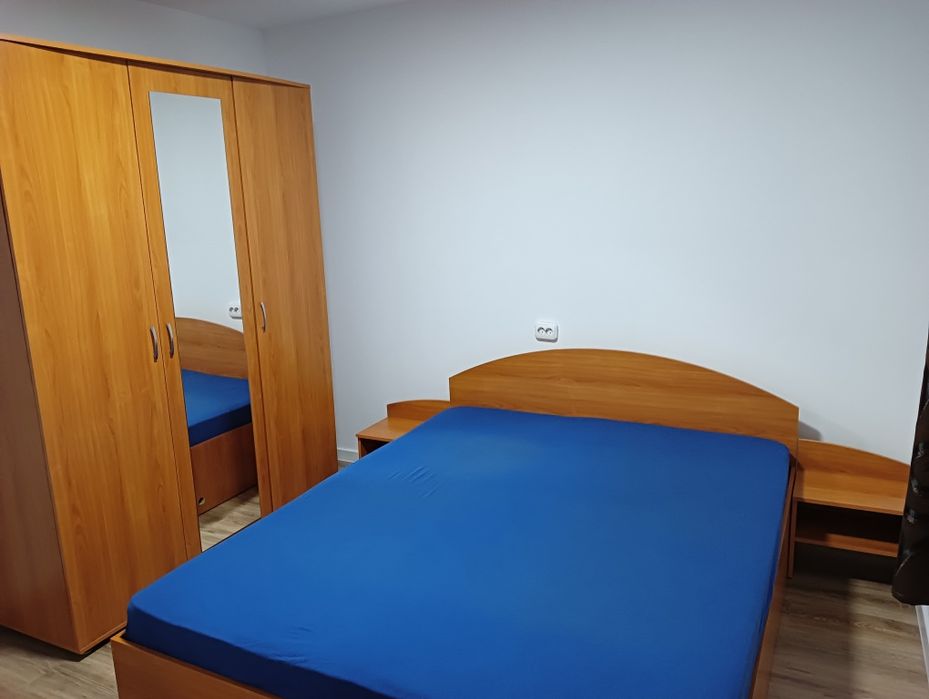 Închiriez apartament  în Iacobeni