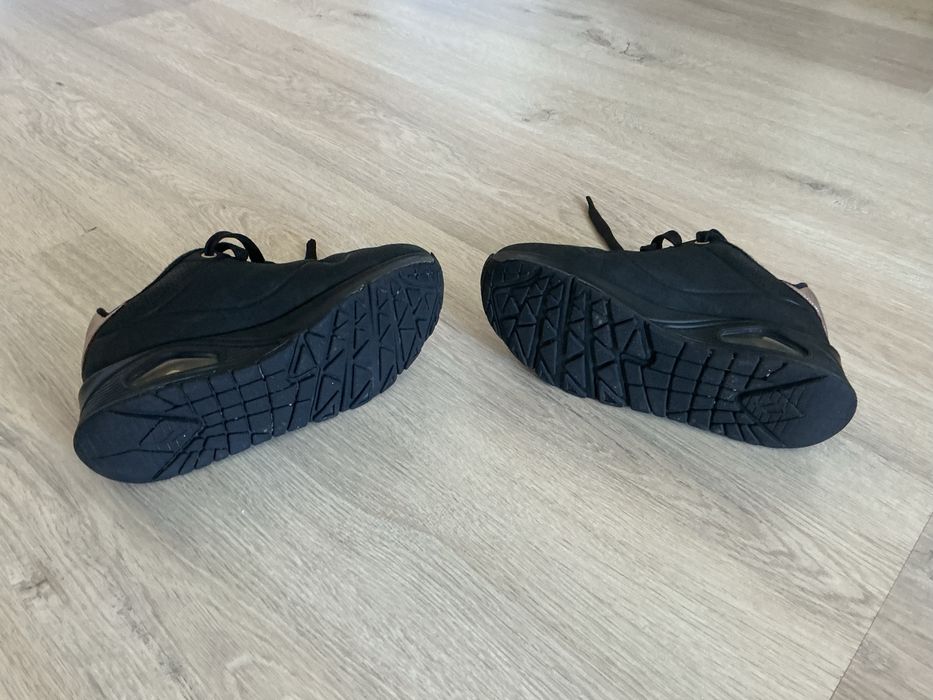 Skechers negri cu auriu, marimea 32