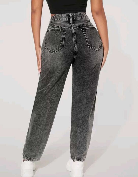 Дънки в Тъмно Сив Цвят Размер С.